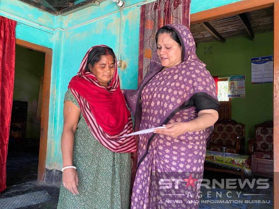 রাষ্ট্র কাঠামো মেরামতের ৪ দফার লিফলেট বিতরণে মাঠে নামলেন মাহামুদা হাবিবা।