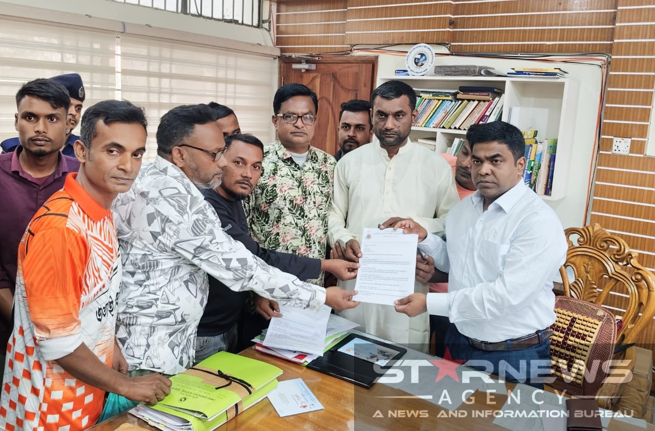 রাজশাহীতে ইজিবাইক চালকদের স্মারকলিপি প্রদান, দাবি না মানলে কঠোর কর্মসূচি