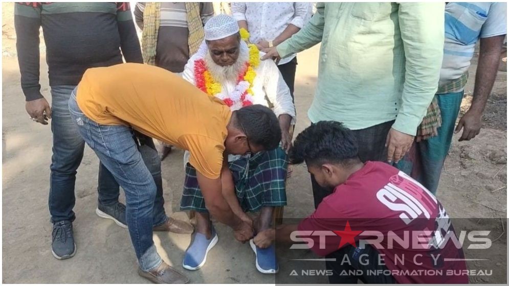 ১৭ বছরের খালি পায়ে জুতা পরলেন বিএনপি নেতা সুরুজ পাঠান