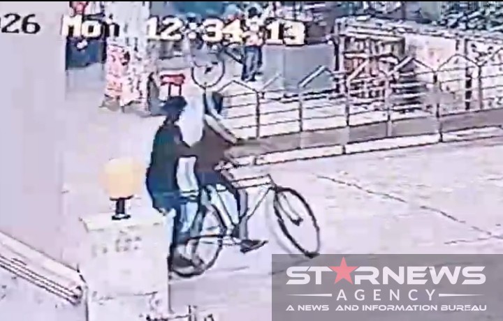 স্বপ্ন কেড়ে নিল চোর: দুর্গাপুরে প্রতিবন্ধী শিক্ষার্থী তুহিনের স্কুলে যাওয়ার একমাত্র ‘পা’ চুরি