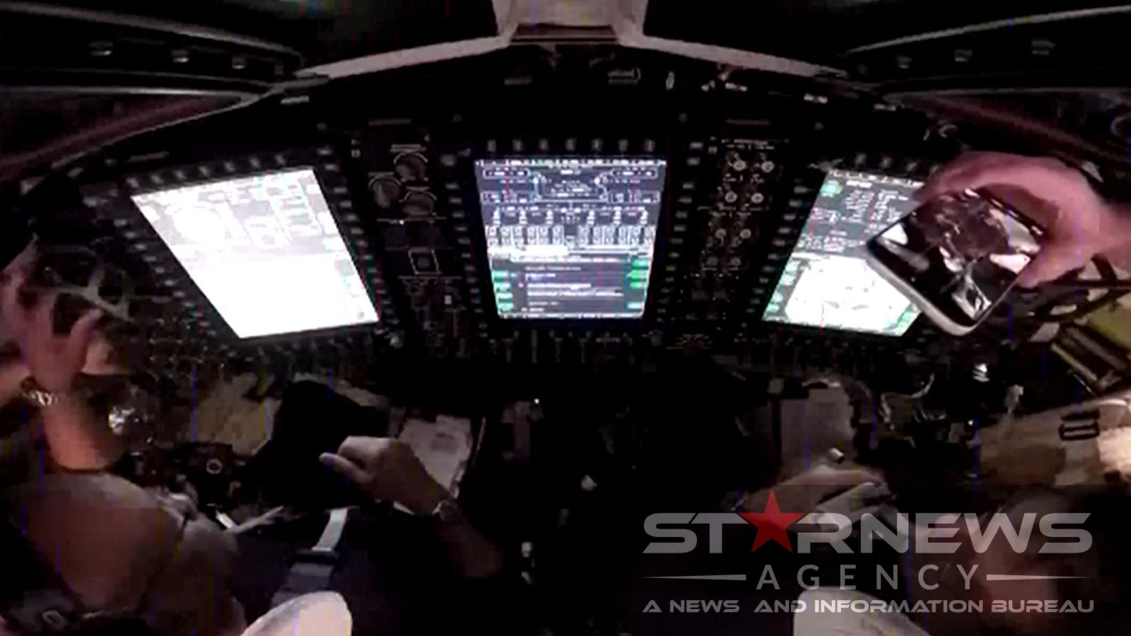 মহাকাশে প্রথমবার আইফোন ব্যবহার করছেন নাসার নভোচারীরা