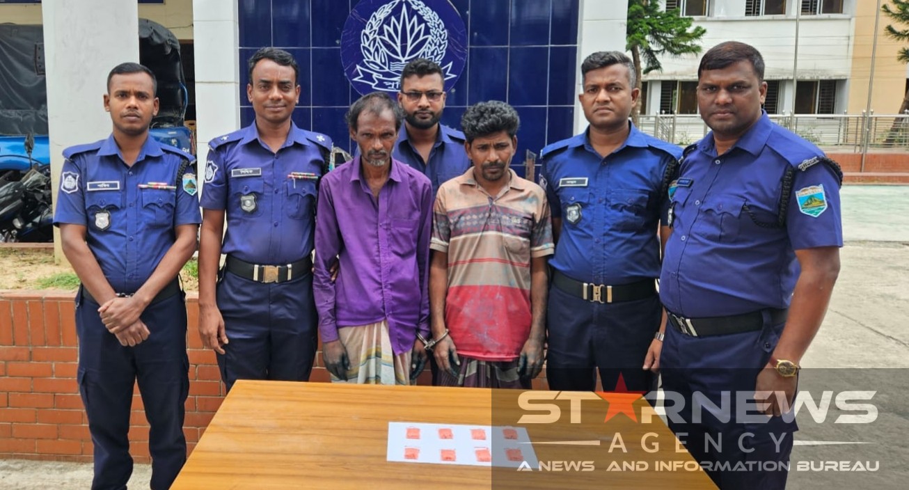 নওগাঁর নিয়ামতপুরে মধ্যরাতে মাদকবিরোধী অভিযান: ৮০০ পিচ ইয়াবাসহ গ্রেফতার ২