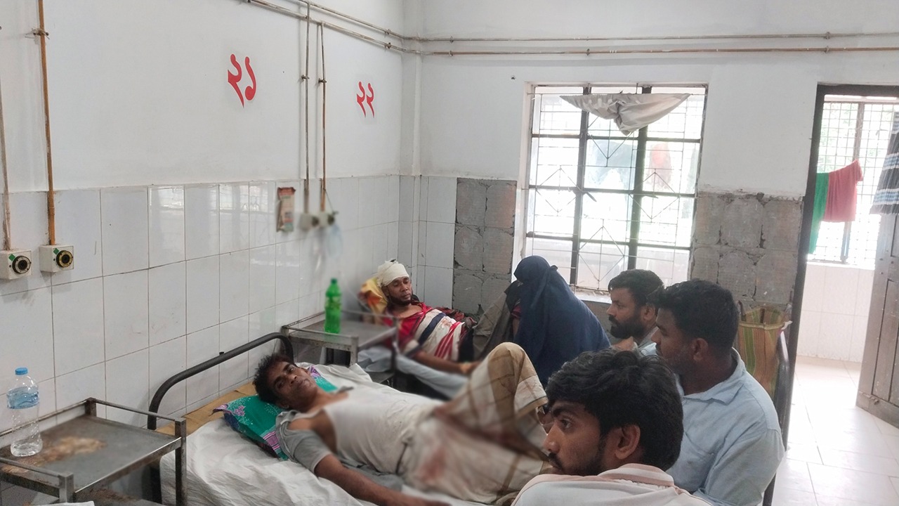 নড়াইলে মসজিদ ও কবরস্থানের কমিটি গঠন নিয়ে সংঘর্ষ, আহত ১০