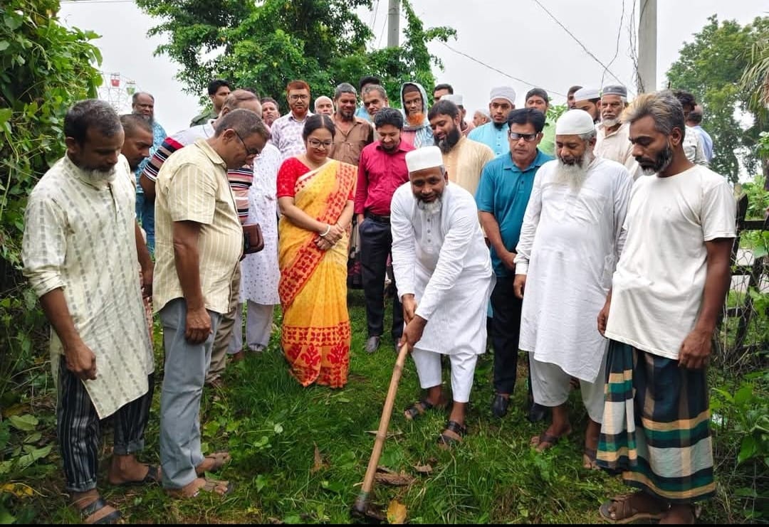 নাচোলে এডিপির অর্থায়নে চার উন্নয়ন প্রকল্পের উদ্বোধন করলেন এমপি ড. মিজানুর রহমান