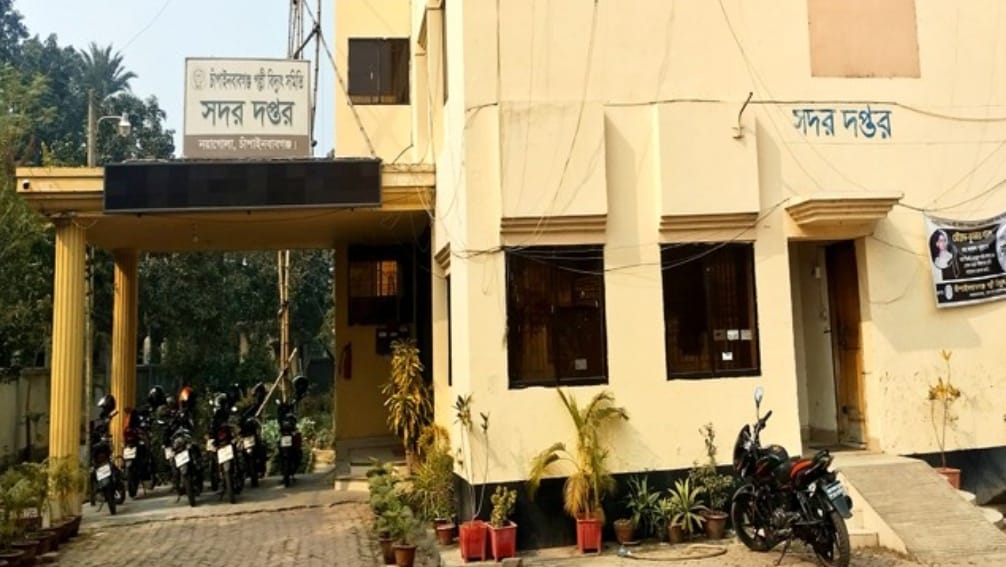 তাপপ্রবাহে চাঁপাইনবাবগঞ্জে ঘন ঘন লোডশেডিং, বিপাকে কৃষক-ব্যবসায়ী